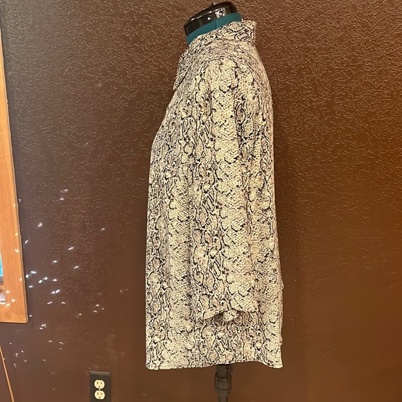 Elizabeth by Liz Claiborne Button Down - Picture 2 of 11